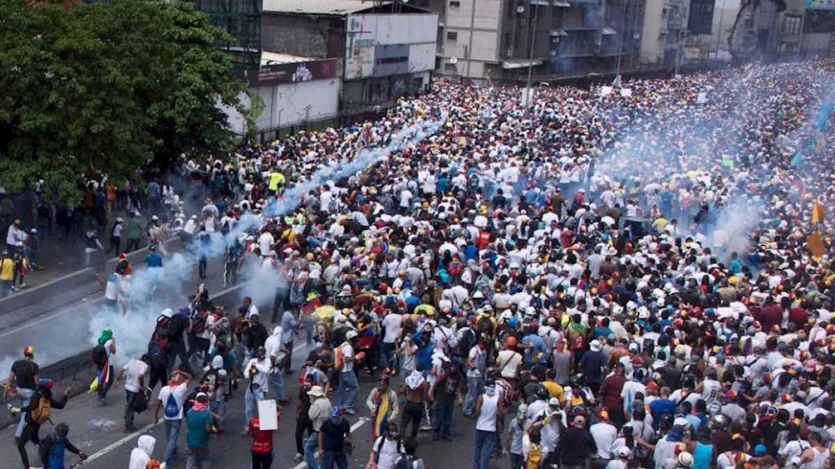 altText(Venezuela: la oposición convocó a una nueva marcha mañana)}