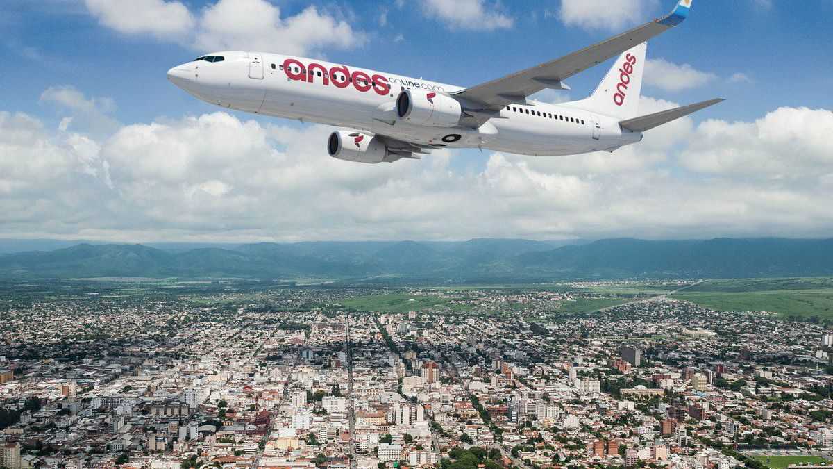 altText(La crisis vuela: Andes anunció un achique de 40%, despidos y cancelación de rutas)}