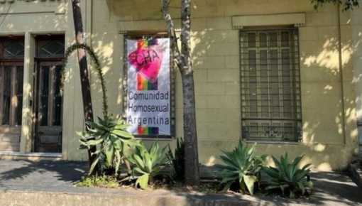 Ataque homofóbico: intentaron quemar una histórica sede de la CHA