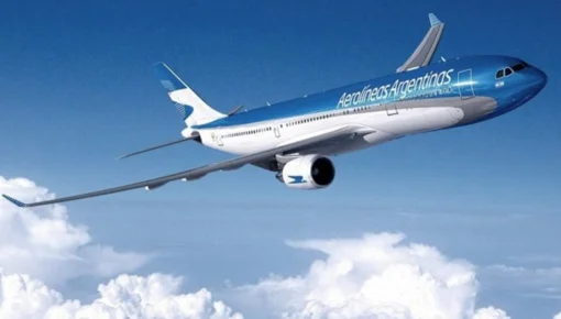 Partió un nuevo vuelo a China en busca de vacunas