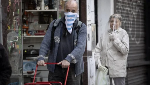 Se registró una baja del 26% en contagios de coronavirus