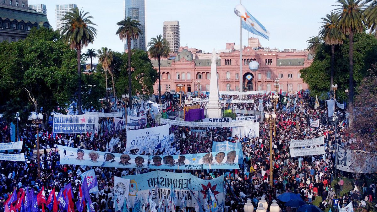 <p>El Día de la Lealtad en Plaza de Mayo</p> (Télam)