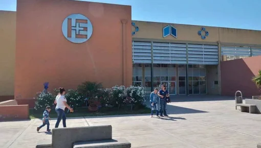Llegó al hospital y fingió estar enferma pero estaba secuestrada