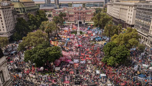 24M: multitudinaria marcha de la izquierda en contra del pacto con el FMI