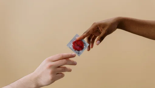 Solo el 17% de les jóvenes usan preservativo siempre