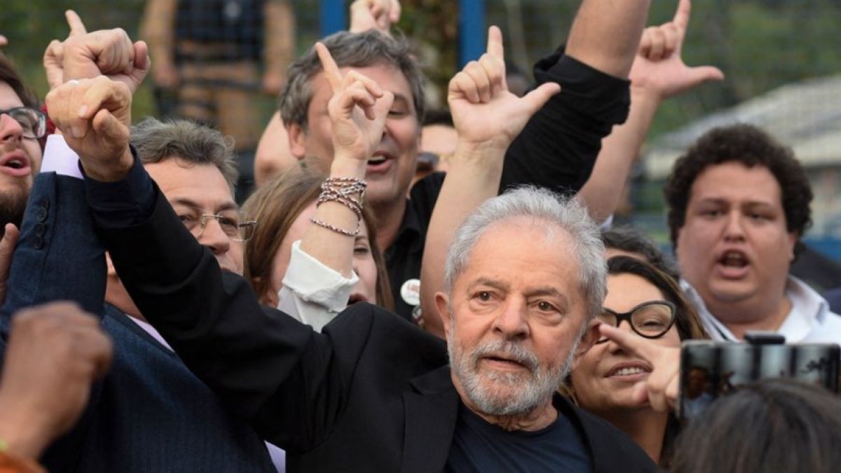 altText(El exaliado de Lula, Ciro Gomes, llamó a votar por el líder del PT)}