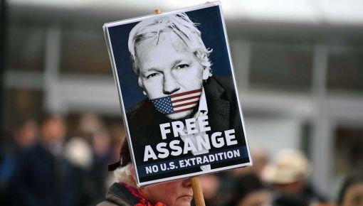 Cinco grandes diarios pidieron el fin de las acciones judiciales contra Assange
