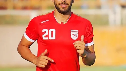 Irán planea ejecutar a un futbolista por apoyar las protestas 