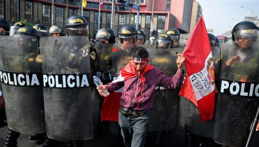 altText(Perú: demandas contra el Gobierno tras la represión dentro de una universidad)}