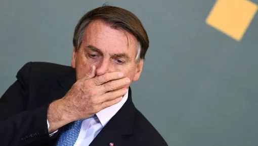 Bolsonaro complicado: 