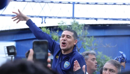 Dura derrota de Macri en Boca: Riquelme es el nuevo presidente