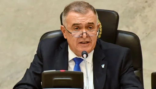 Jaldo justificó a los legisladores tucumanos que rompieron con UxP