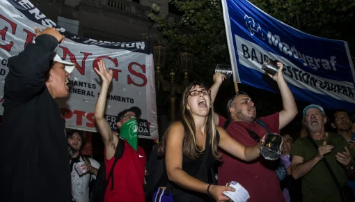 Así celebró la población la caída de la Ley Ómnibus