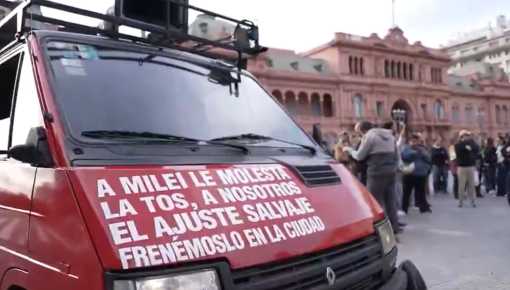 Llevaron una camioneta con altoparlantes y 