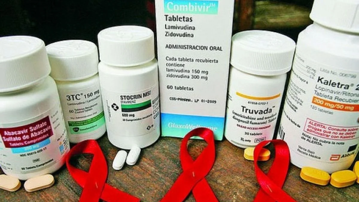 Ahora el Gobierno frena la entrega de medicación a personas con VIH