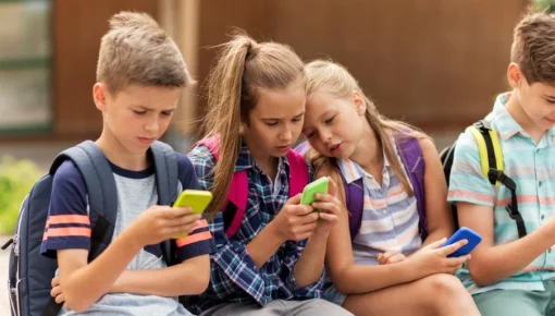 Alemania evalúa prohibir redes sociales a menores y sacude el debate digital