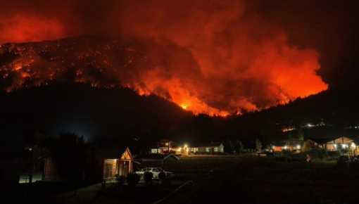 Acusan a Milei de desfinanciar el Servicio Nacional del Manejo del Fuego