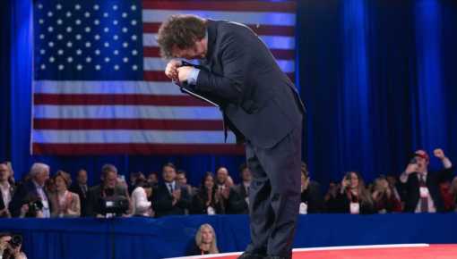 Por qué Milei quitó la bandera argentina de Plaza de Mayo y Casa Rosada