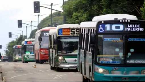 Más aumentos en pasajes de colectivos y trenes