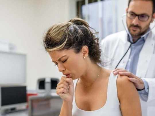 Las enfermedades respiratorias dispararon el ausentismo laboral: subió 68% en dos meses