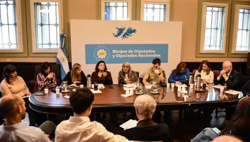 Diputados de UxP recibieron a trabajadores del Conicet y de la CNEA