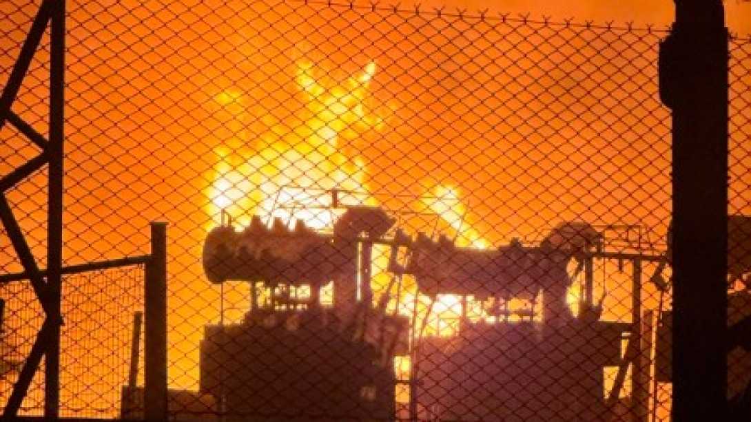 La Plata sin luz: un incendio en la subestación de Tolosa provocó un corte masivo