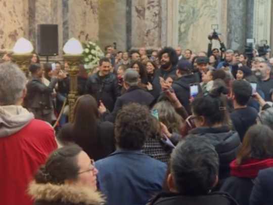 &ldquo;No quiero llanto ni pena&rdquo;: el emocionante momento que se vivió en el velorio de Rubén Rada