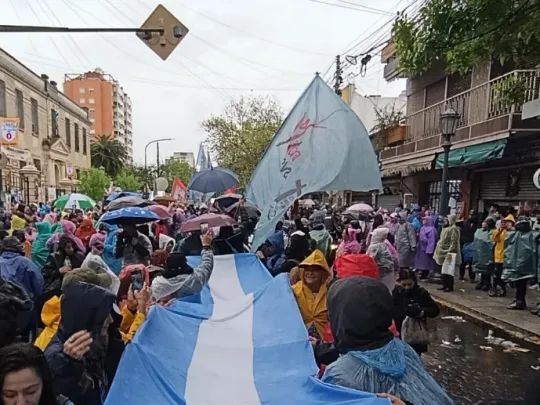 Peregrinación a Luján: dejó de llover y miles de fieles siguen caminando hacia la Basílica