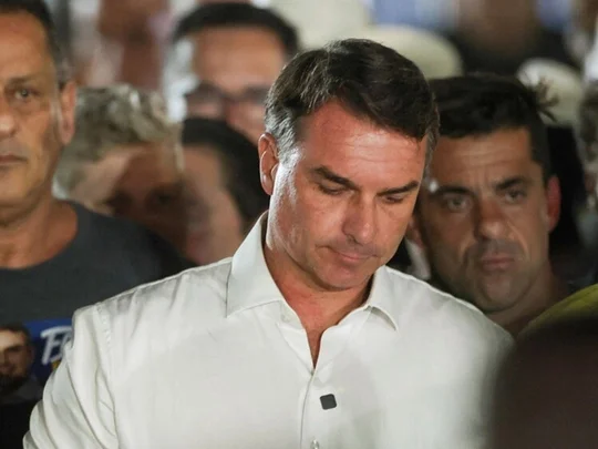 Flávio Bolsonaro llegó a EEUU y se autoproclamó 